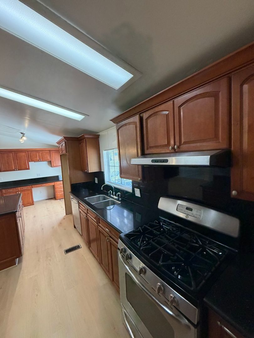 Whittier House: 6333 Citrus Ave