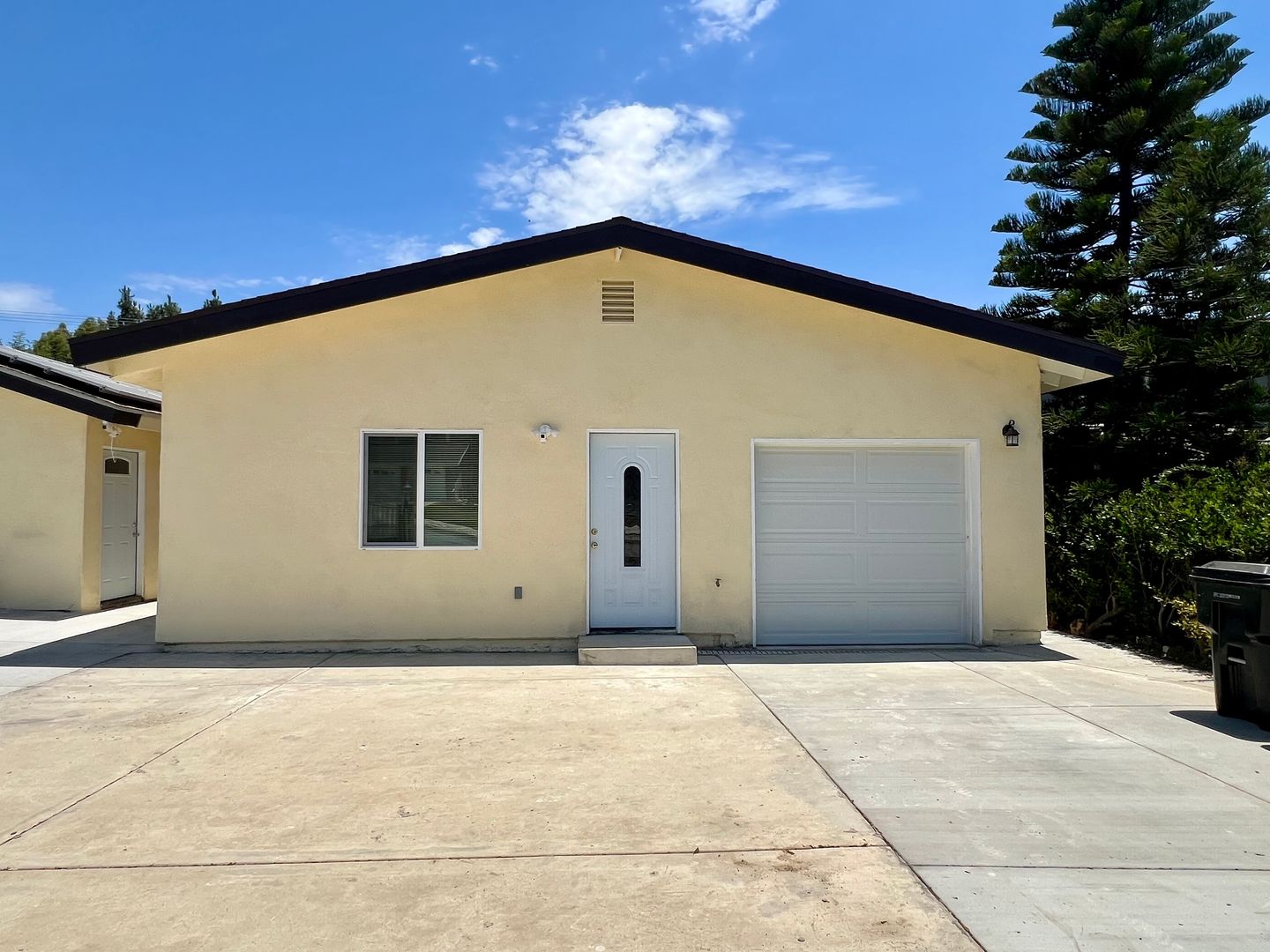 Upland Apartment: 2055 N. San Antonio Ave #C