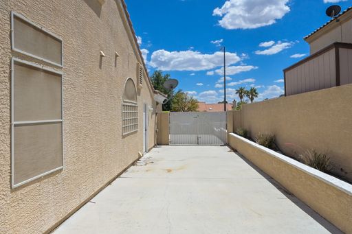 968 E. Robindale Road, Las Vegas, NV 89123