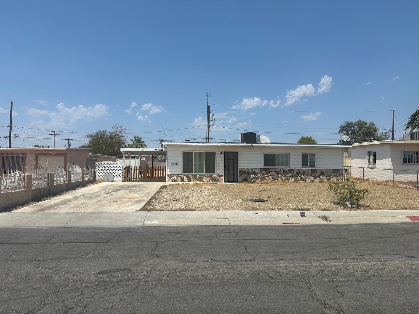 North Las Vegas House: 1315 Oakwood Avenue