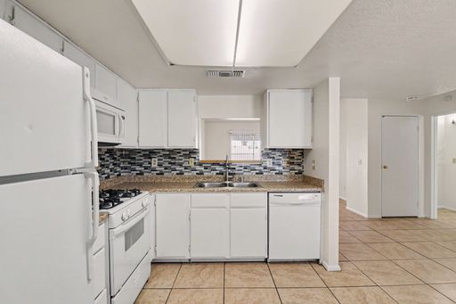 545 Van Dornum Avenue, Henderson, NV 89011