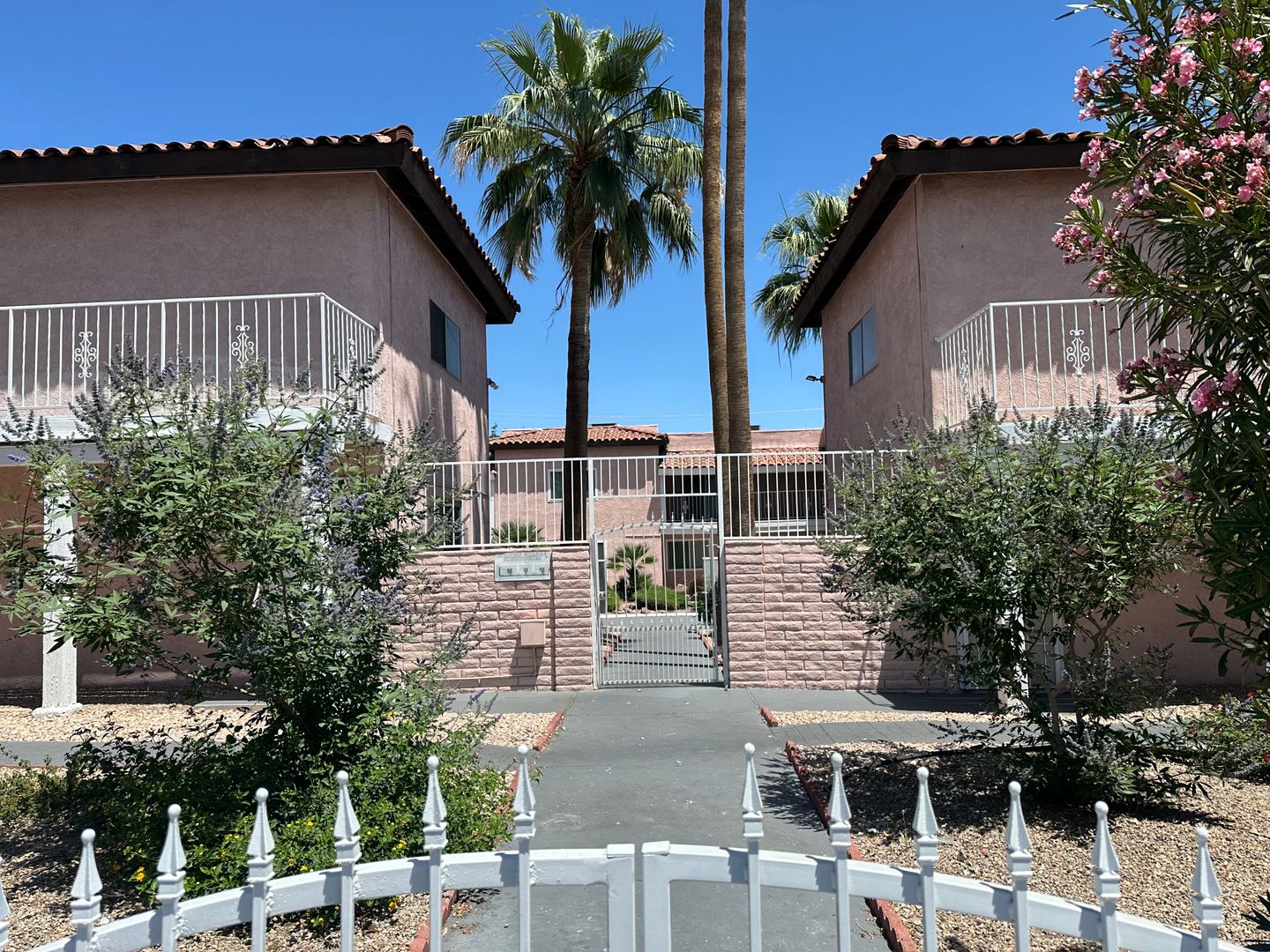 Las Vegas Townhome: 2274 E. Desert Inn Road