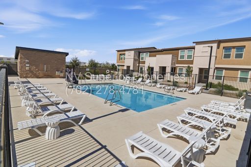 1902 Omaggio Vista Street, Henderson, NV 89044