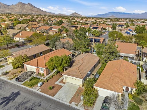 10628 Primrose Arbor Ave, Las Vegas, NV 89144