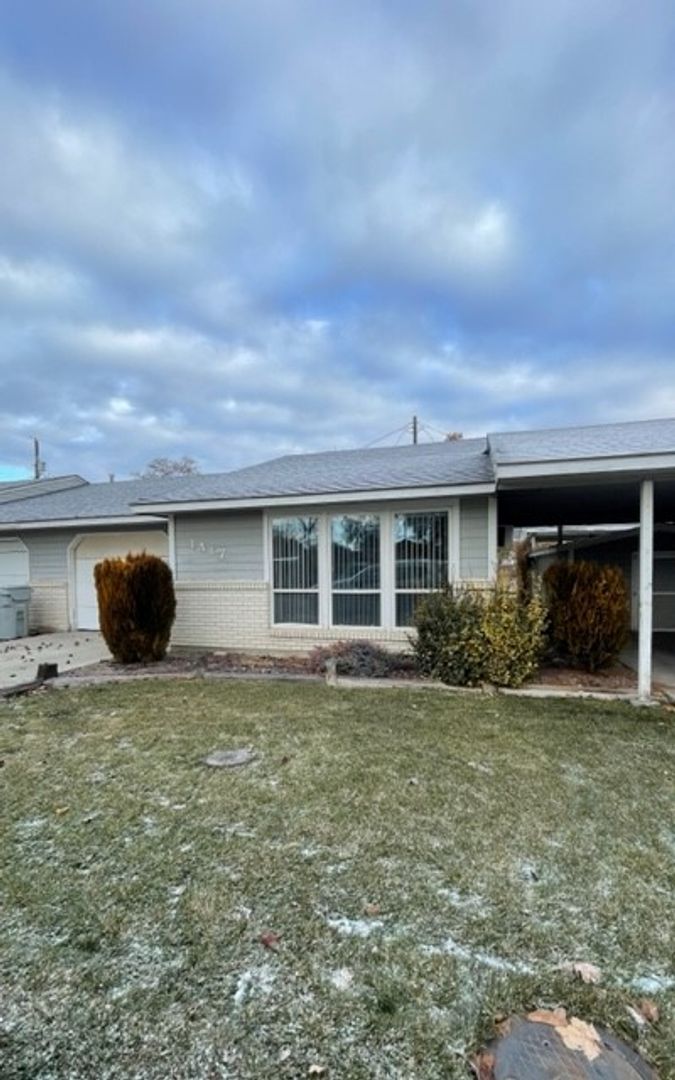 Caldwell Apartment: 1415 E Beech St.