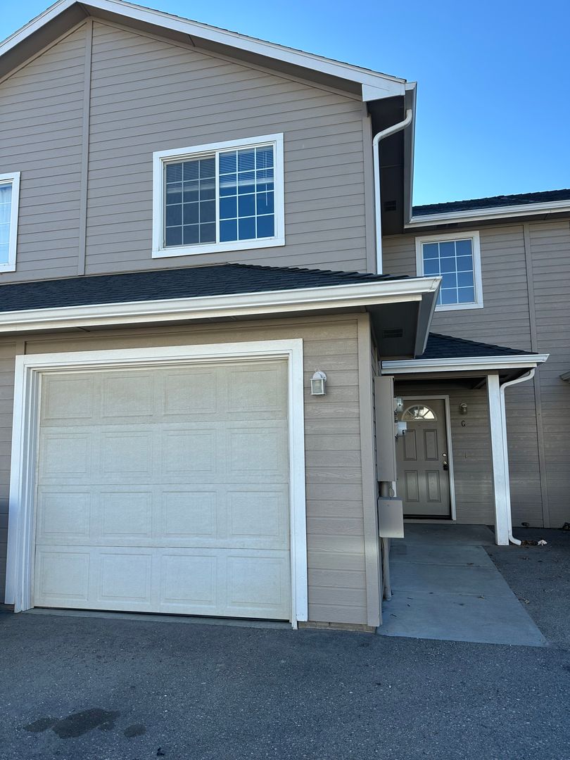 Caldwell Apartment: 3119 S. Ohio Avenue