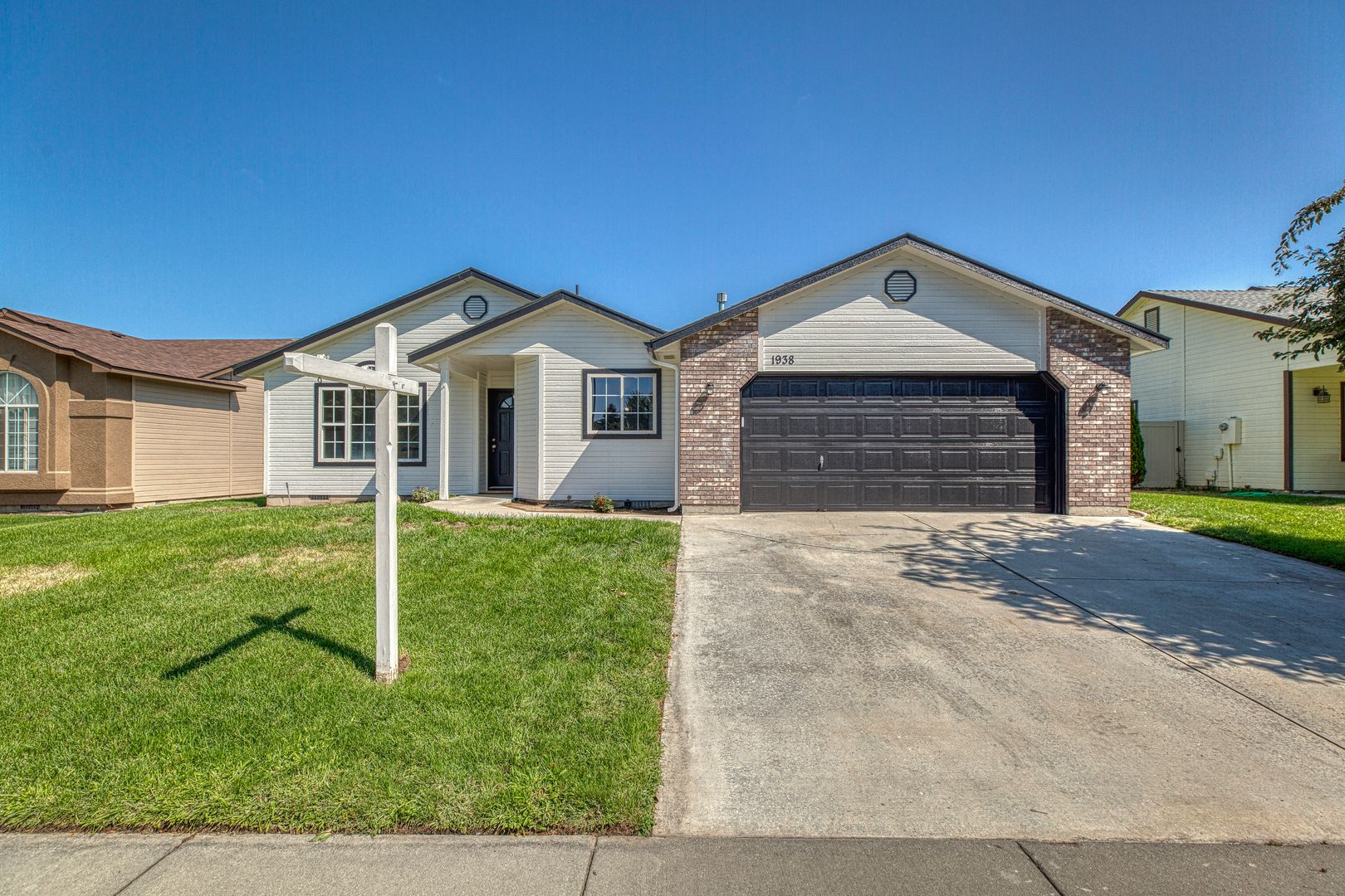 Eagle House: 1938 E. Birchwood Drive
