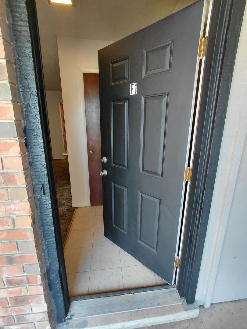 Ponca City Apartment: 2201 N 14th Street