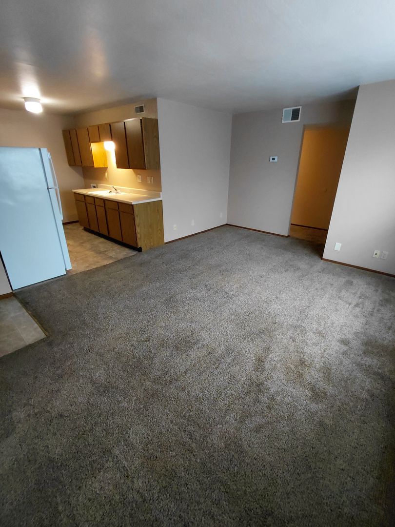 Ponca City Apartment: 1501 East Bradley Avenue