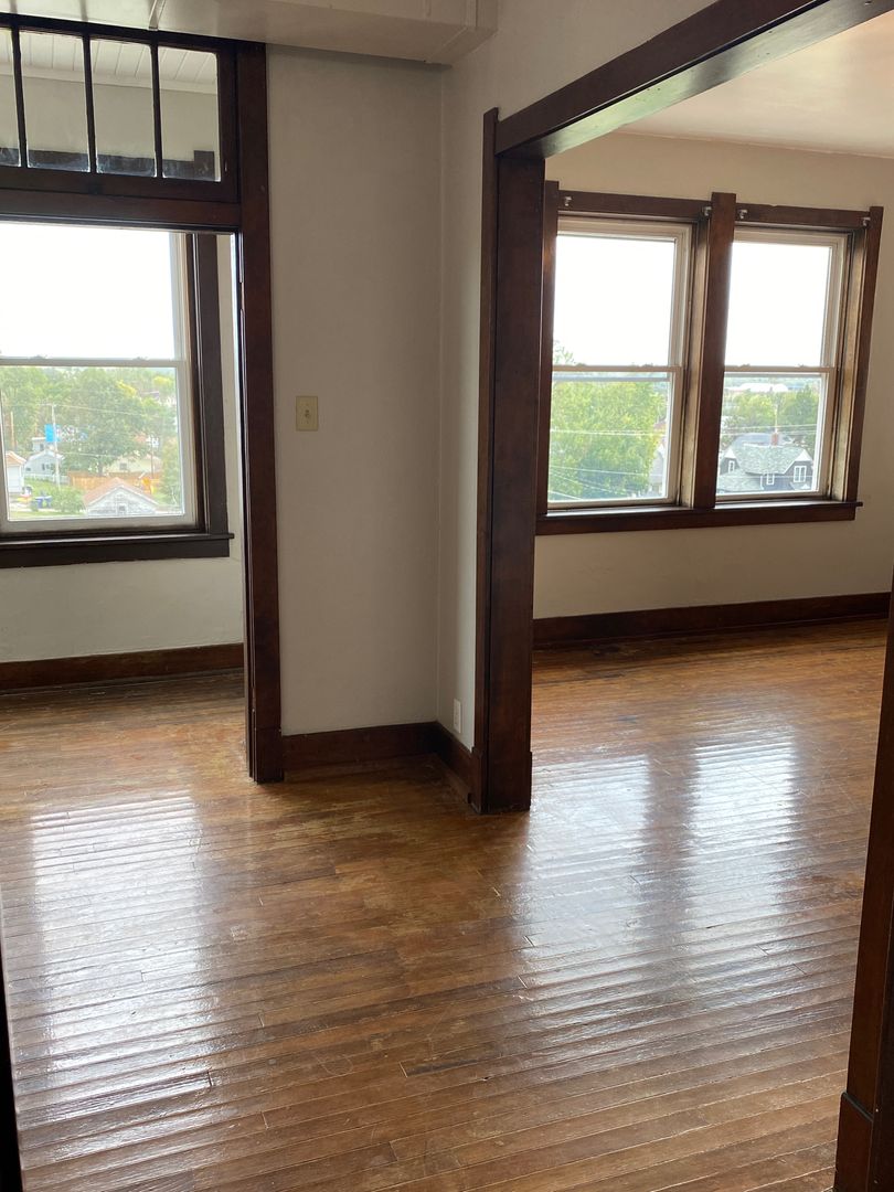 Marshalltown Apartment: 201 N 2nd AVE