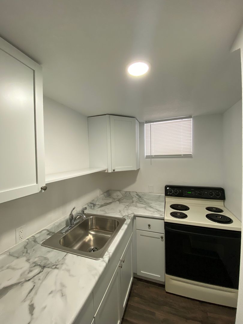 Marshalltown Apartment: 201 N 2nd AVE