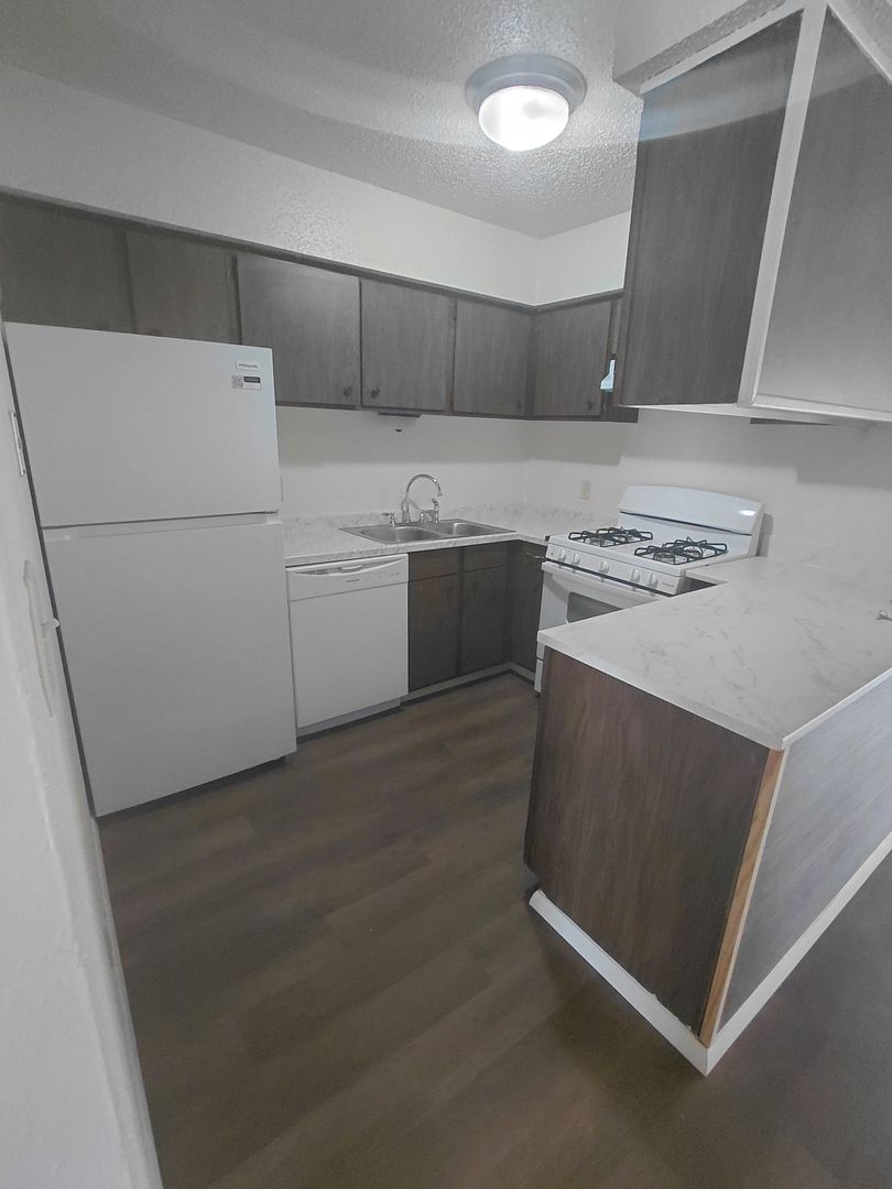 Prairie Sun Apts. 10 of 12