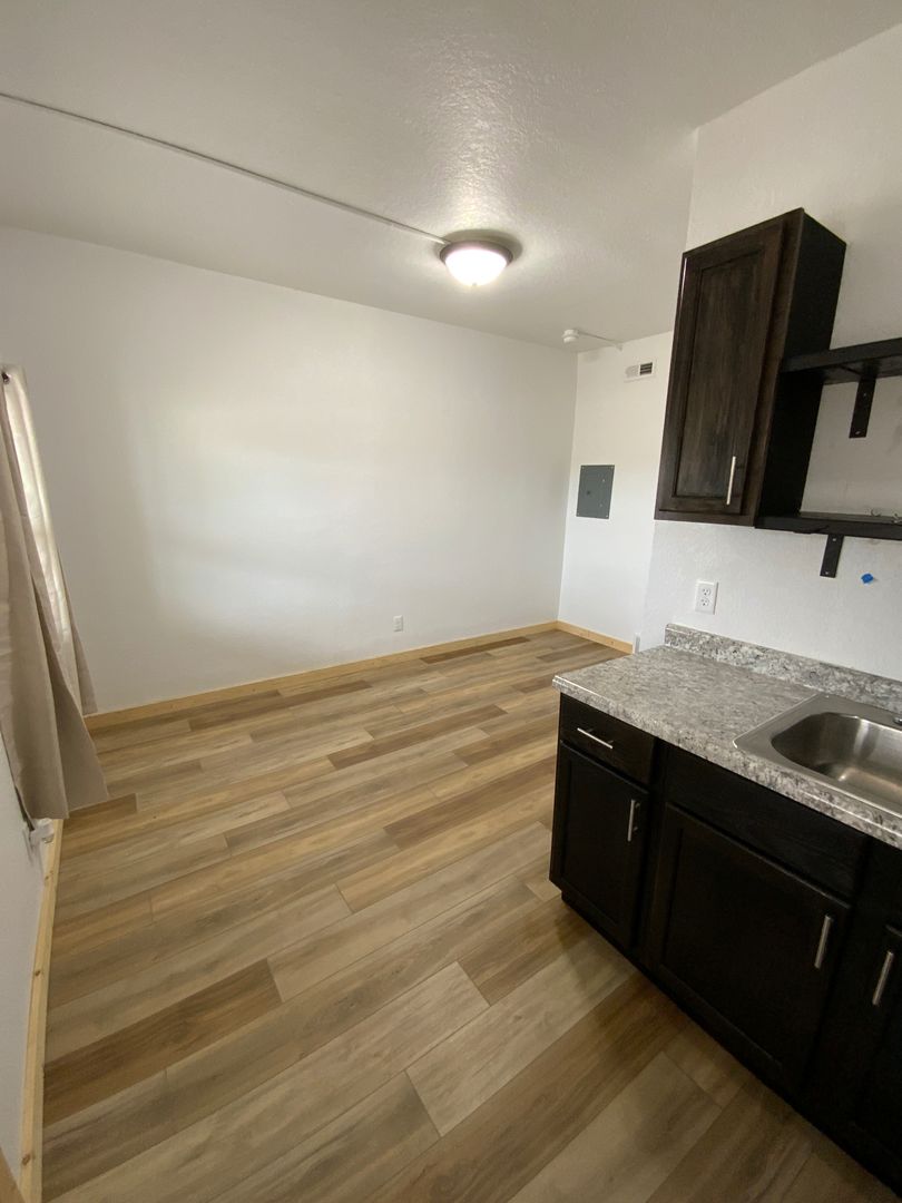 Toledo Apartment: 907 South Broadway