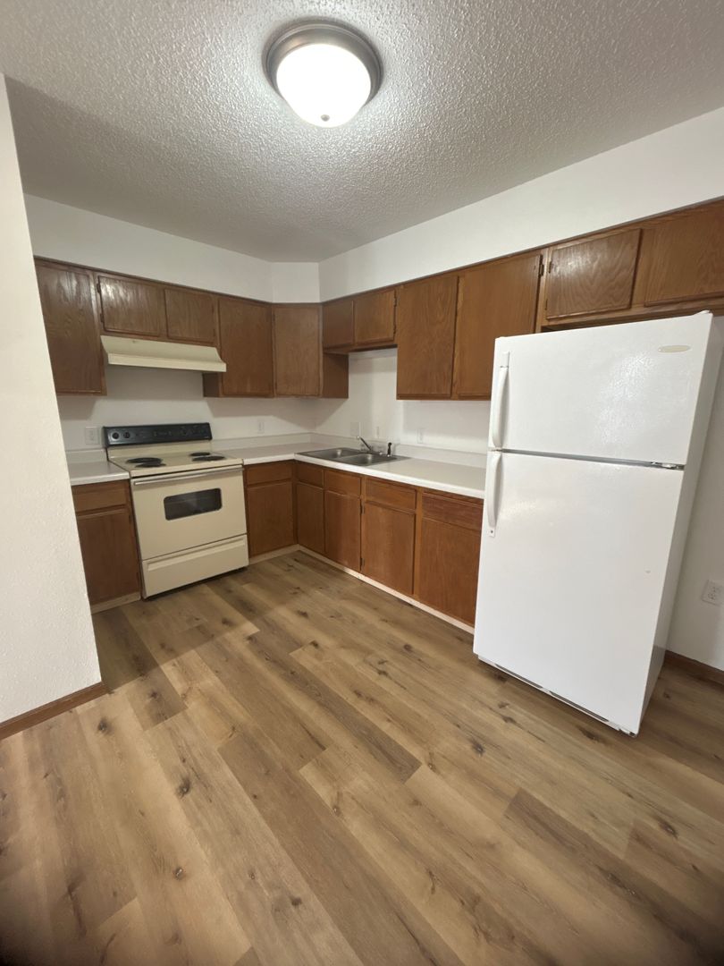 Marshalltown Apartment: 208-220 Glenda Drive