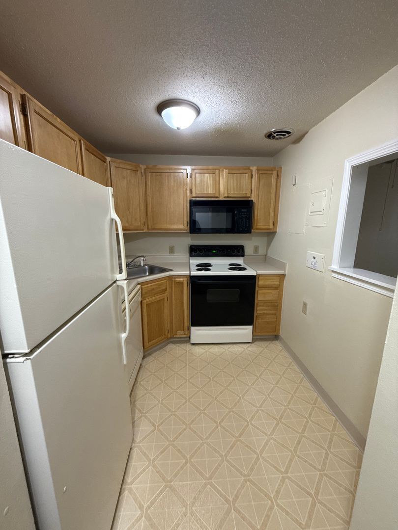 Marshalltown Apartment: 1 West Grant Street