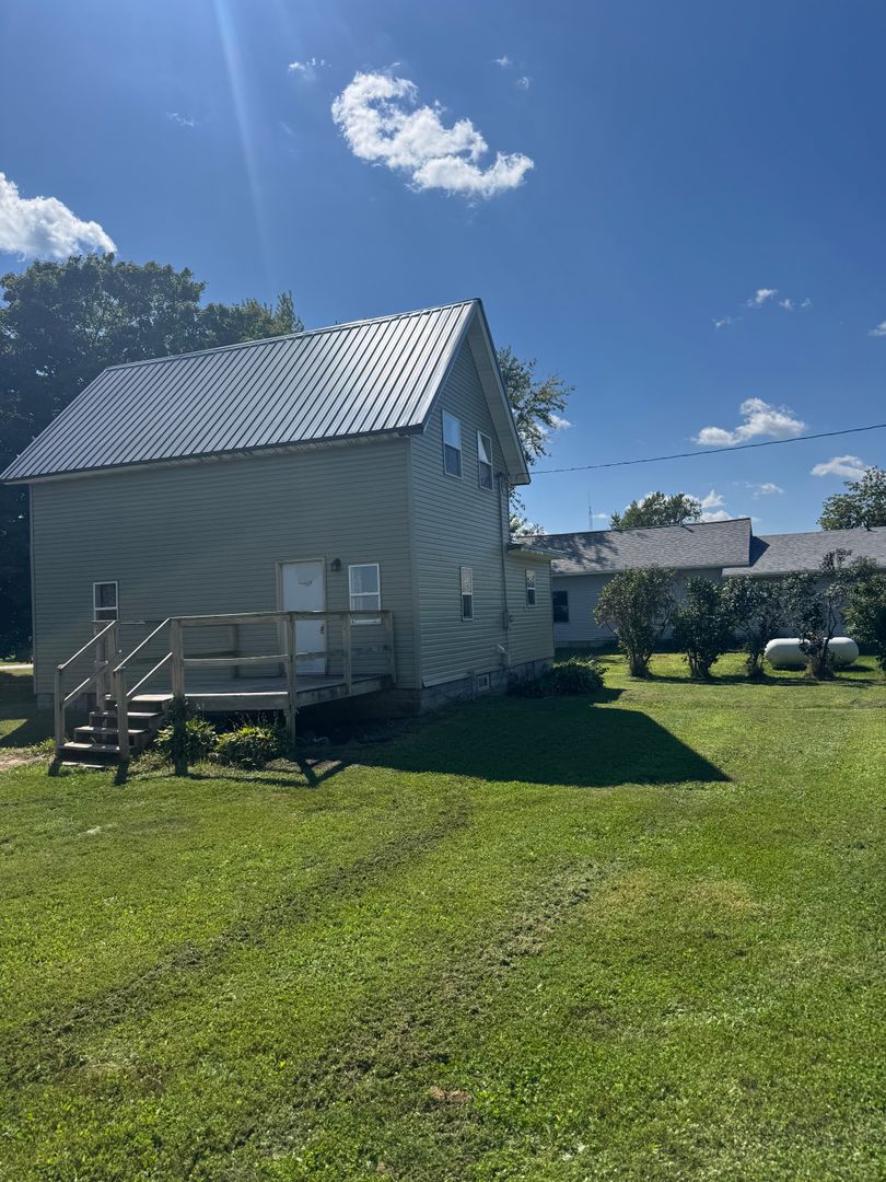 Green Mountain House: 207 Yetley St