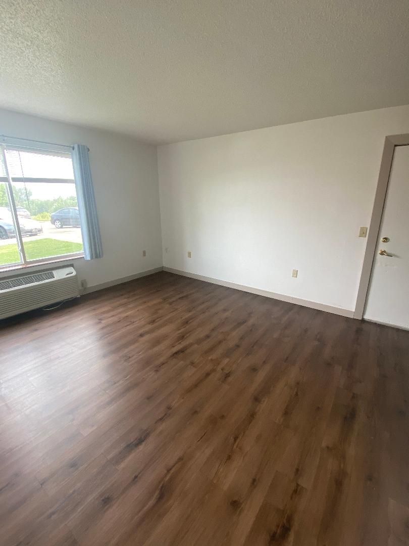 Marshalltown Apartment: 208-220 Glenda Drive