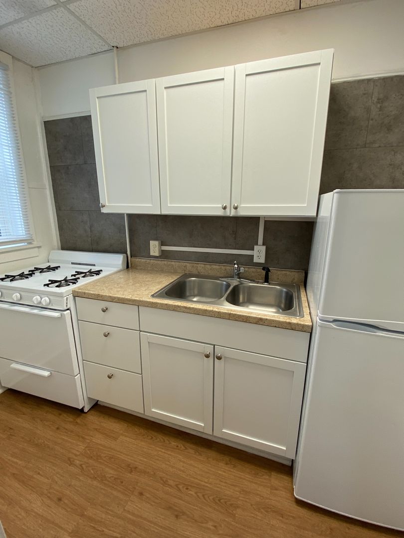 Crown Apts Marshalltown 2 of 5