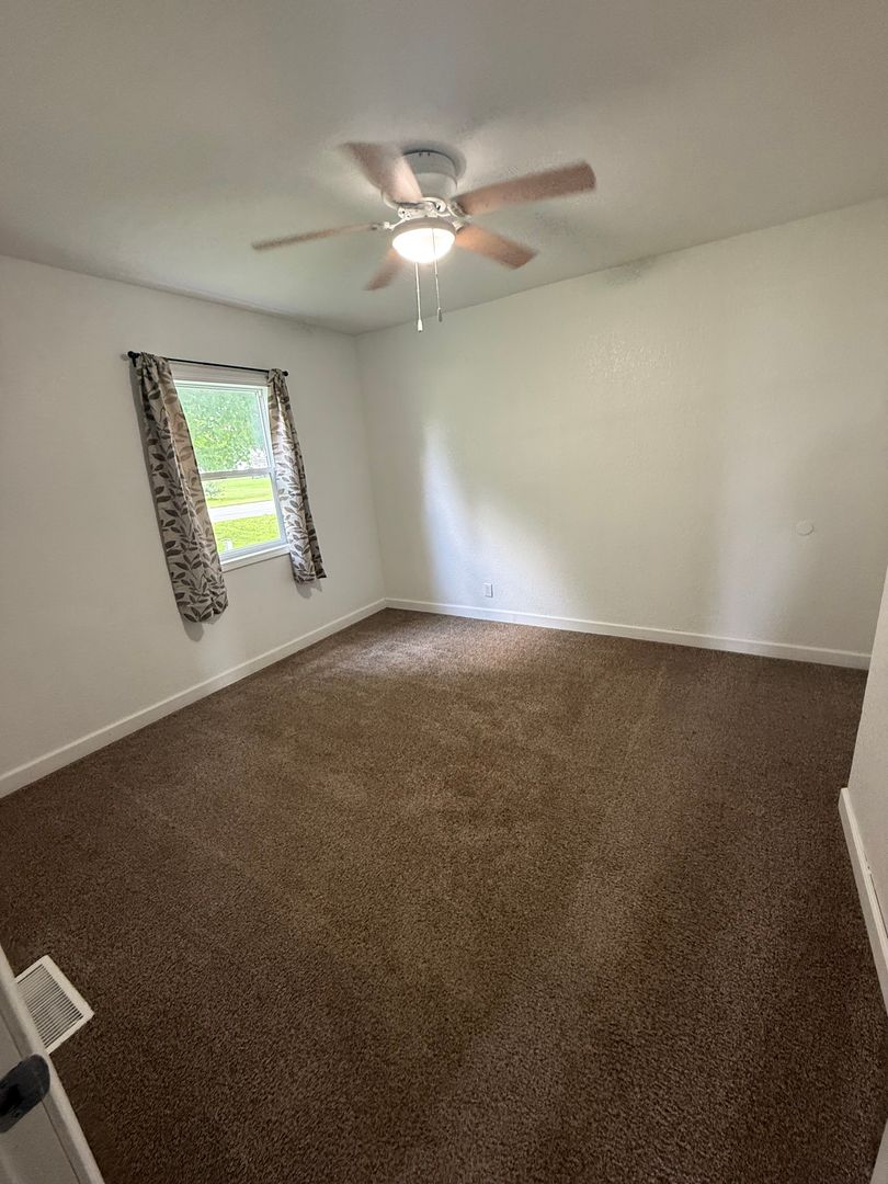 207 Yetley St 6 of 10