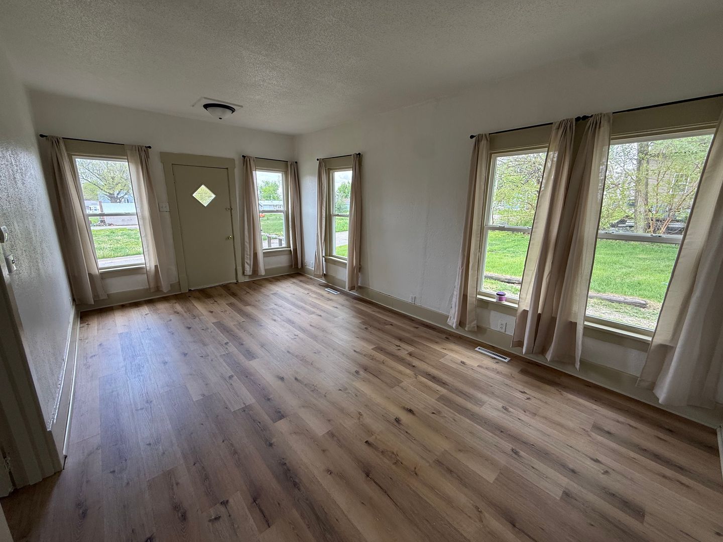 Marshalltown House: 208 N 11th AVE