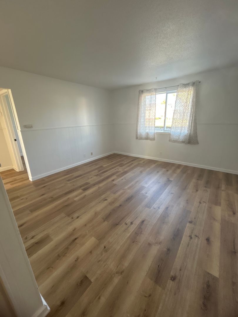 Marshalltown Apartment: 605 South 7Th Ave