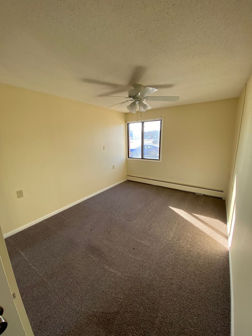 Marshalltown Apartment: 1 West Grant Street