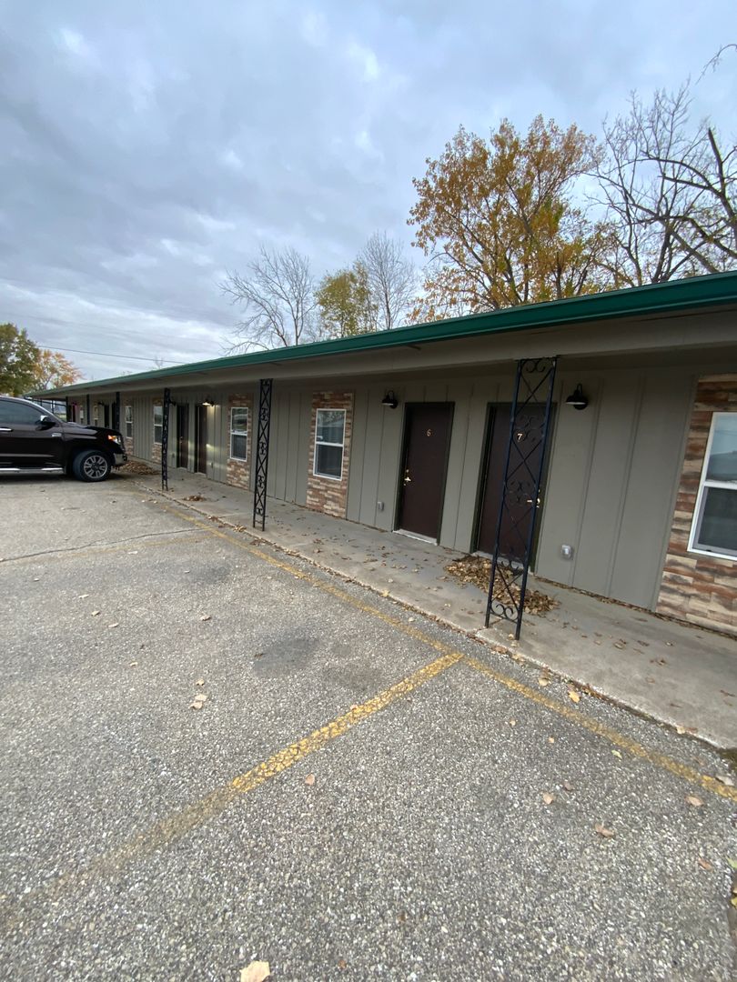 Toledo Apartment: 907 South Broadway