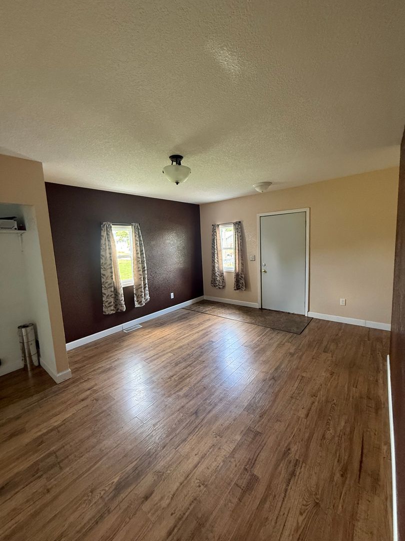 207 Yetley St 4 of 10