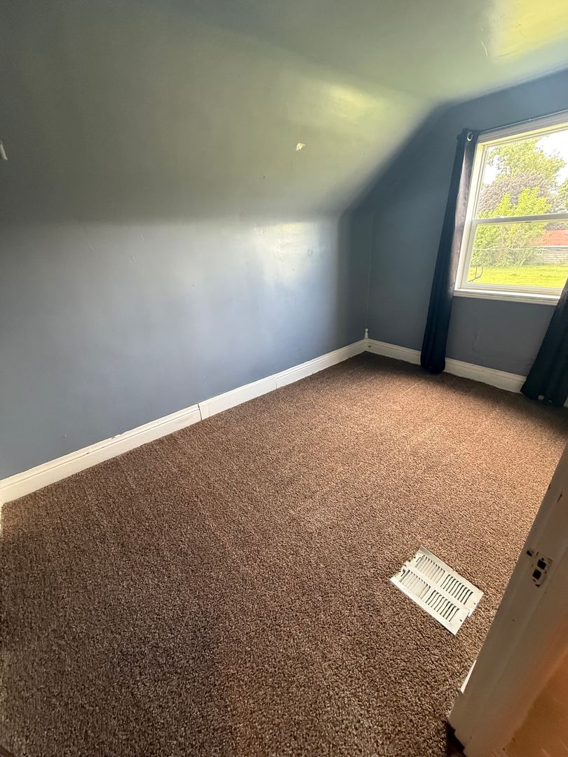 207 Yetley St 8 of 10