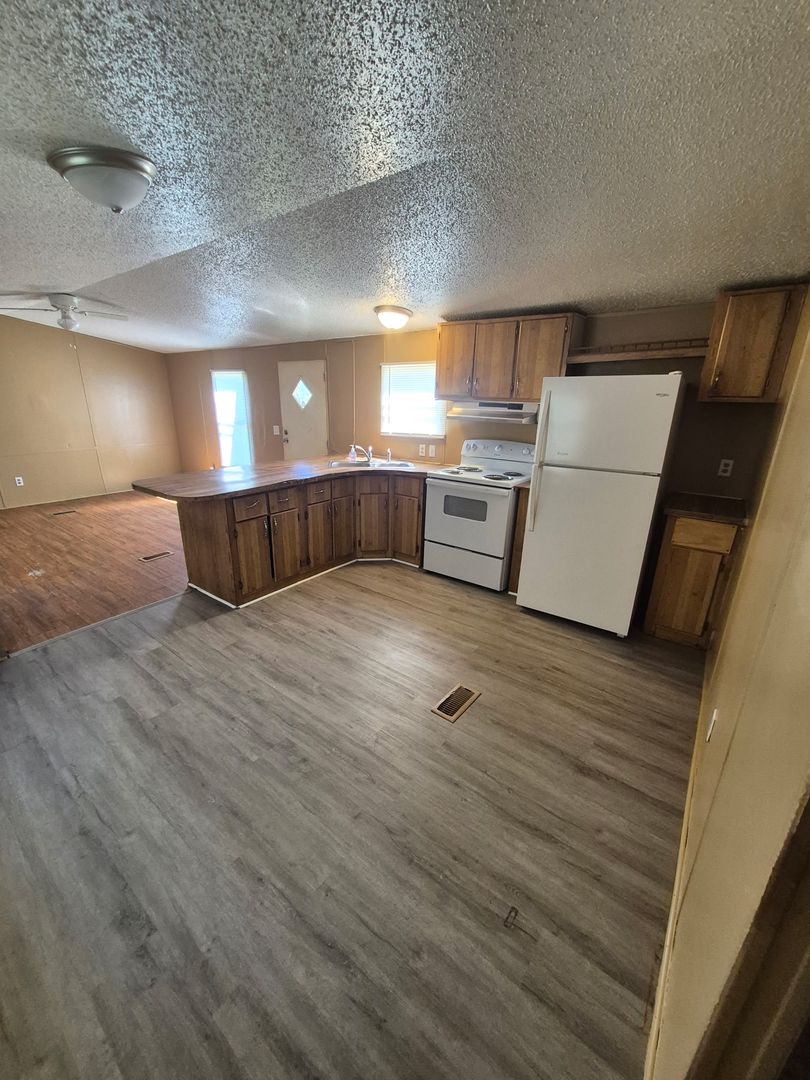 Searcy Apartment: North Main Street