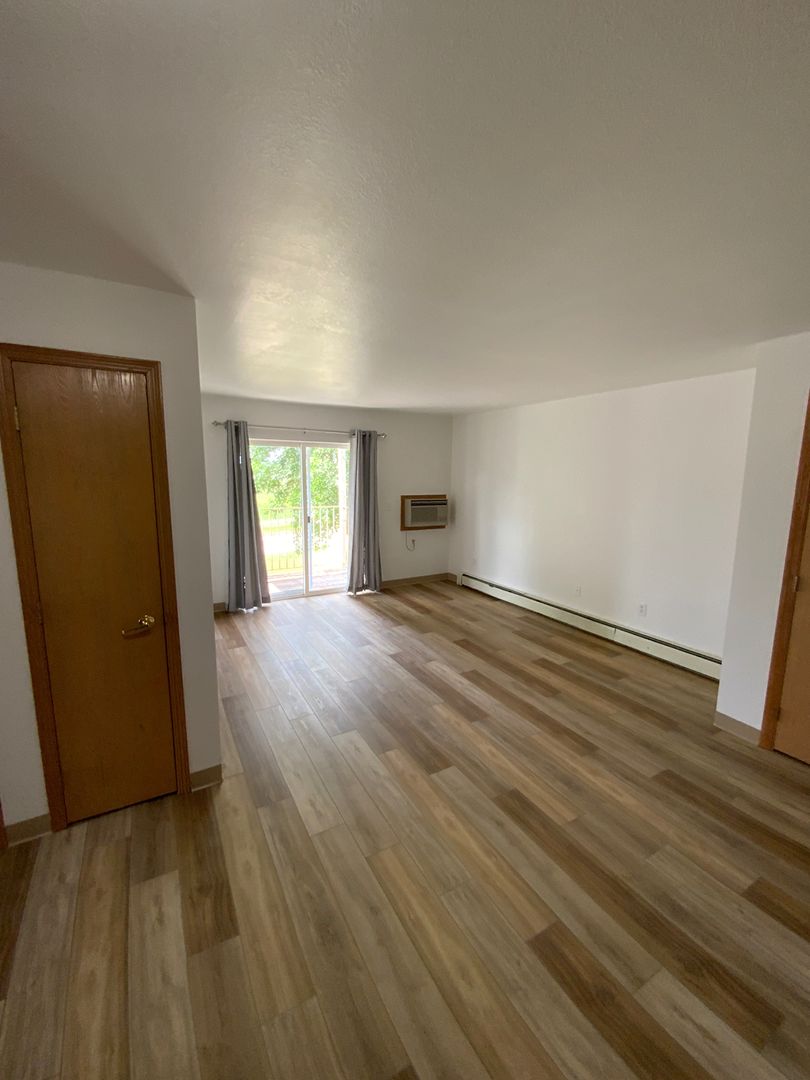 Toledo Apartment: 1105 South Prospect Drive