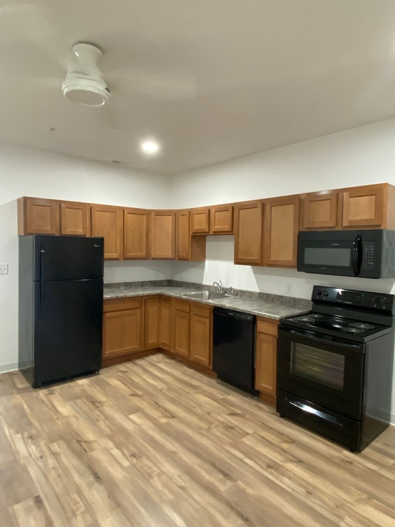 Toledo Apartment: 401 1st Ave