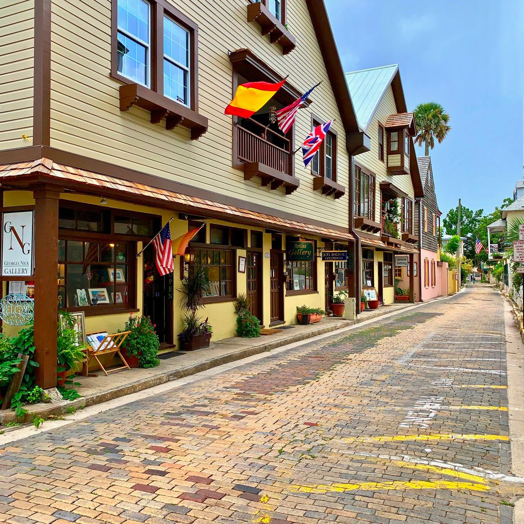 Saint Augustine Apartment: 11 Aviles Street