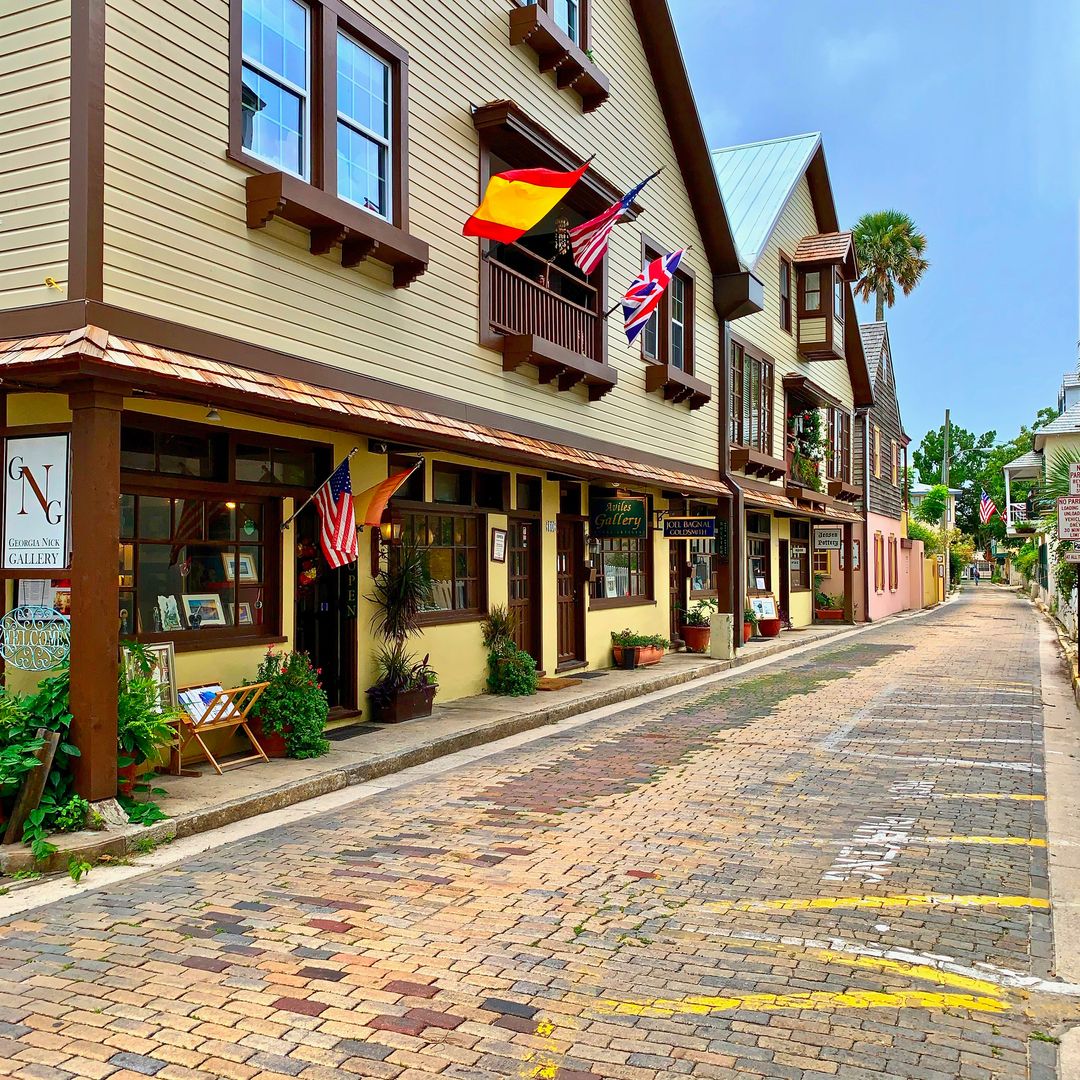 Saint Augustine Apartment: 11 Aviles Street