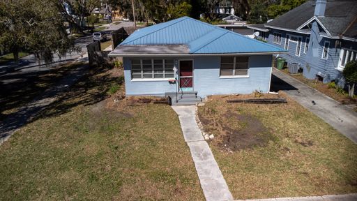 Charming 1950s 3/2 Single Family Home