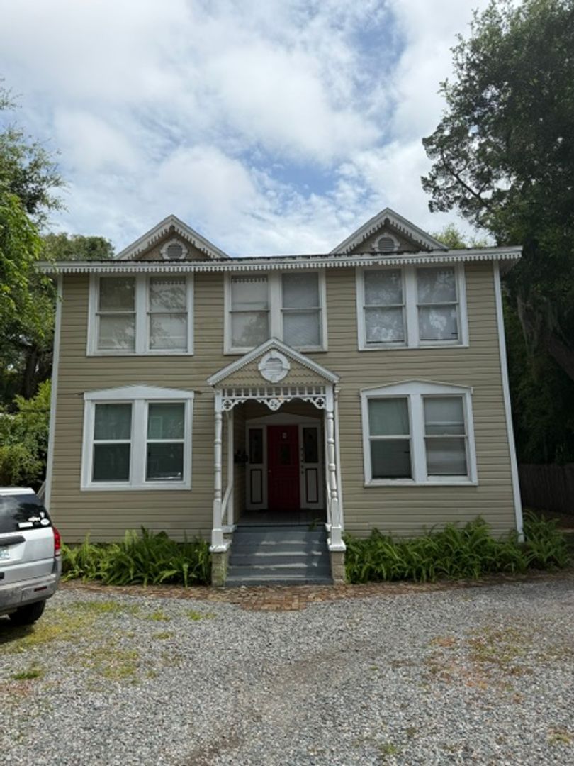 Saint Augustine Apartment: 25 DeSoto PL.