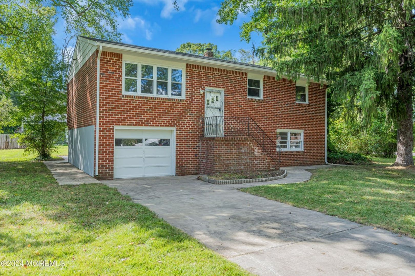 Take a look on this beautiful corner property 