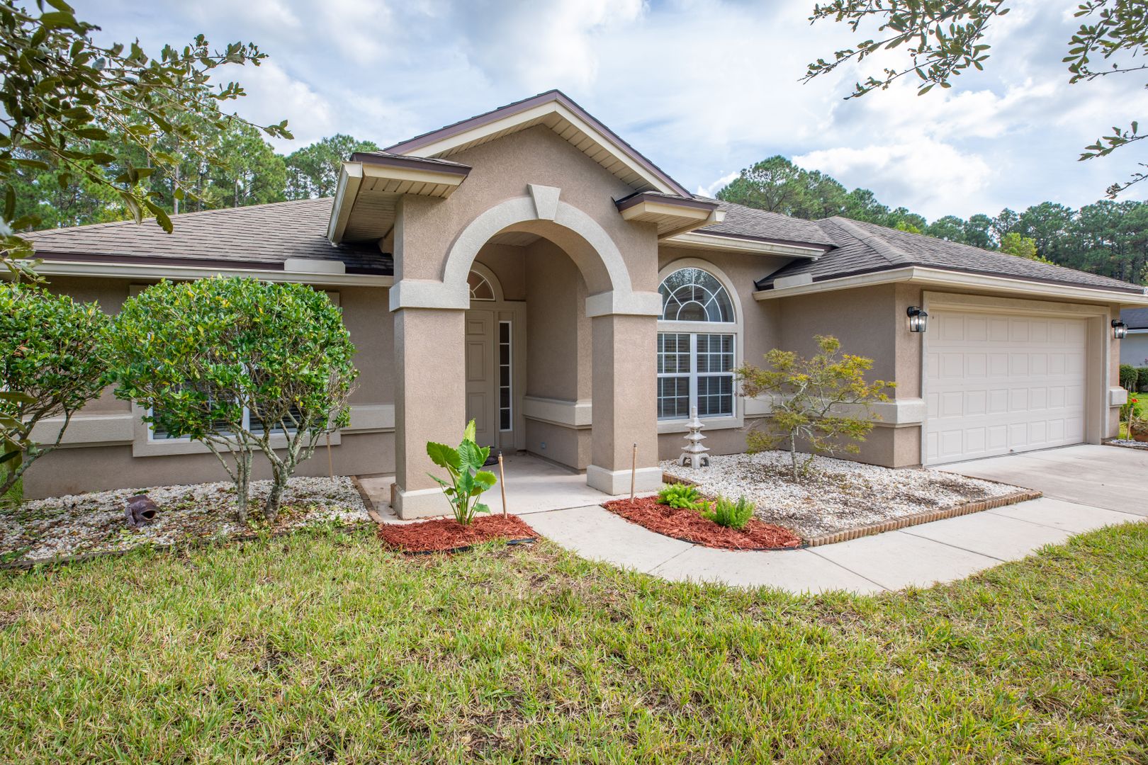 Jacksonville House: 216 Sanwick Drive