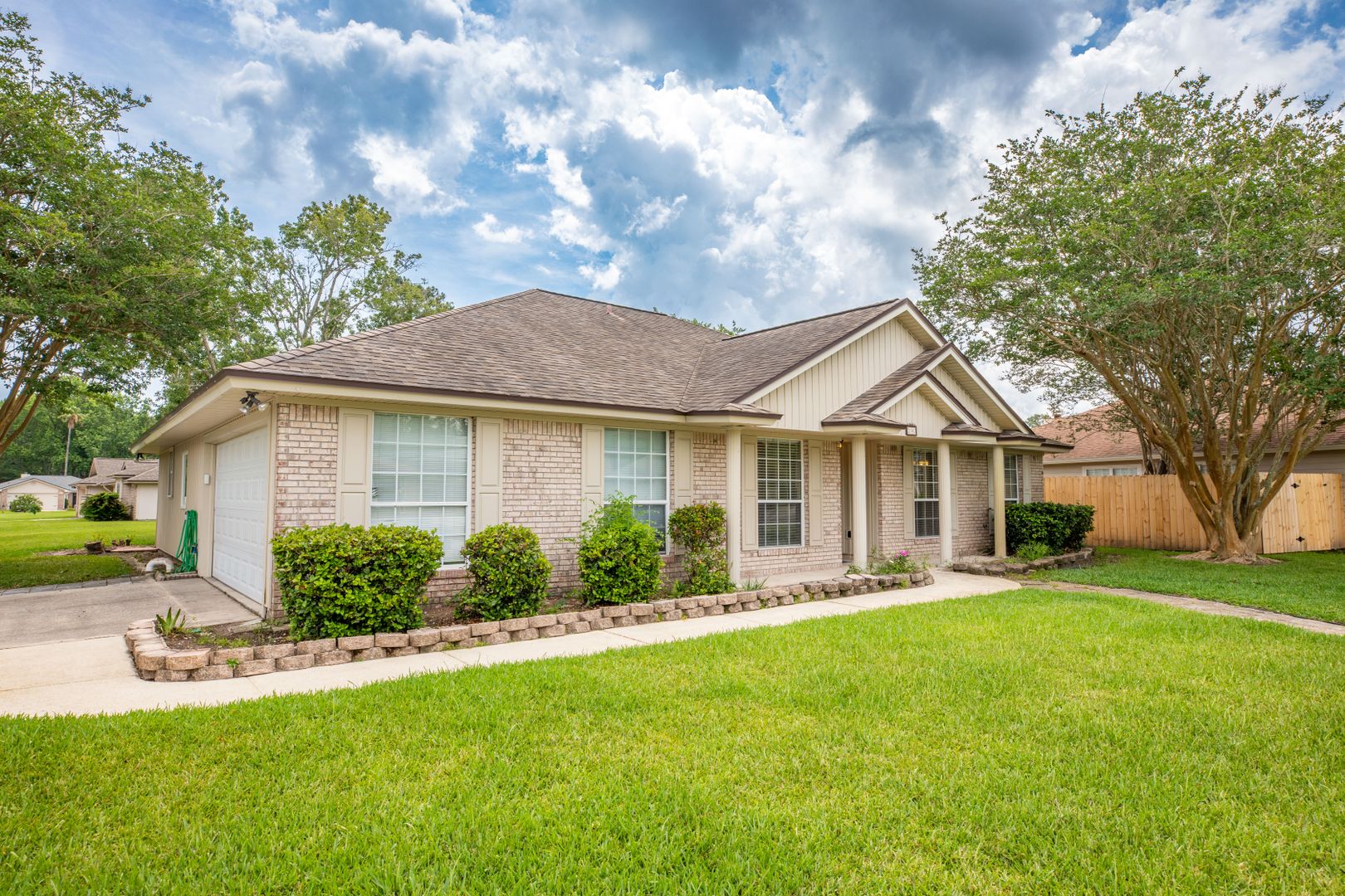 Jacksonville House: 2081 Magnus Ln