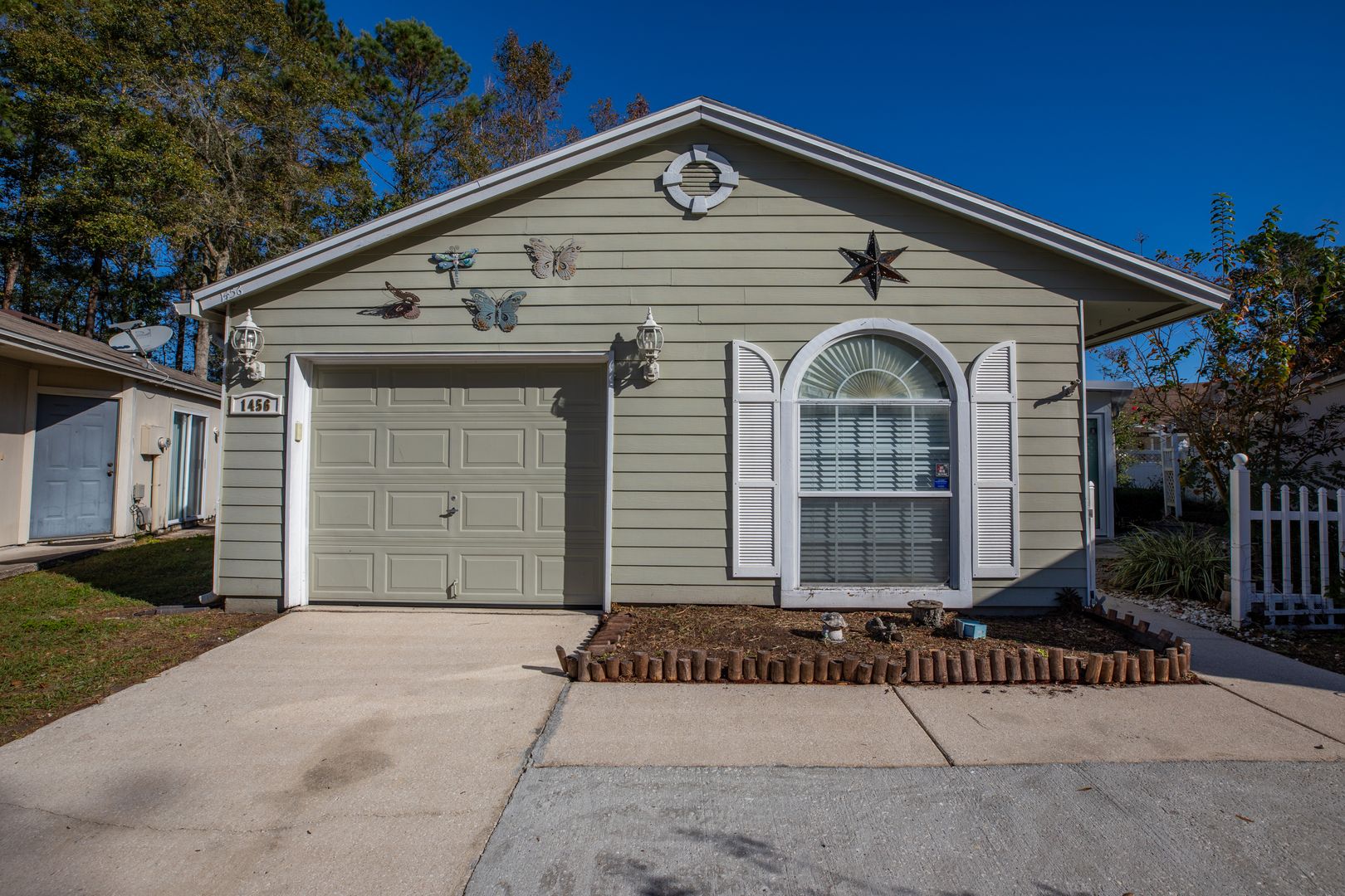 Jacksonville House: 1456 Ellis Trace Dr. W