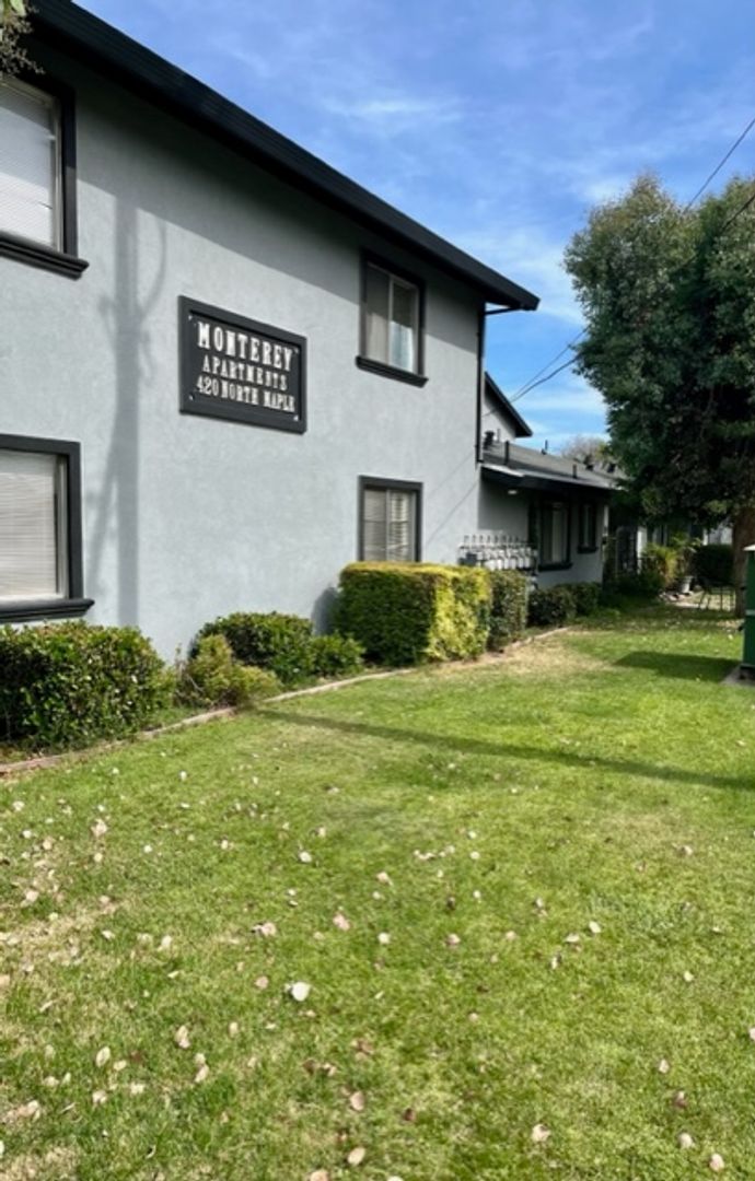 Manteca Apartment: 420 N.Maple ave