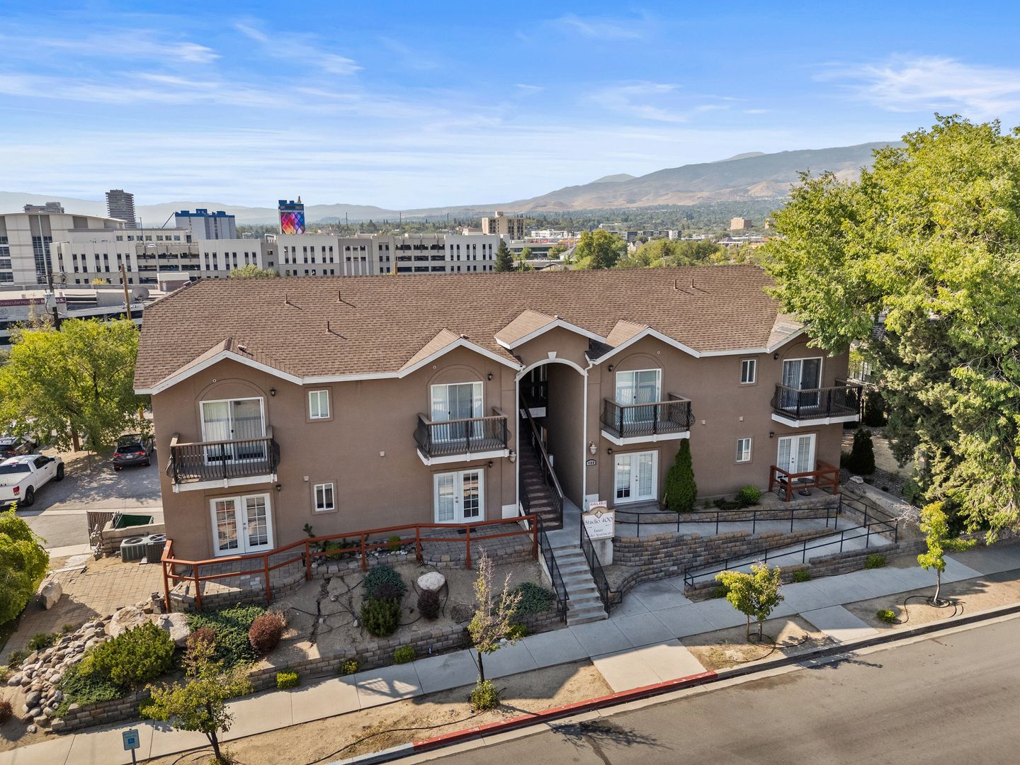 Reno Apartment: 400 University Terrace