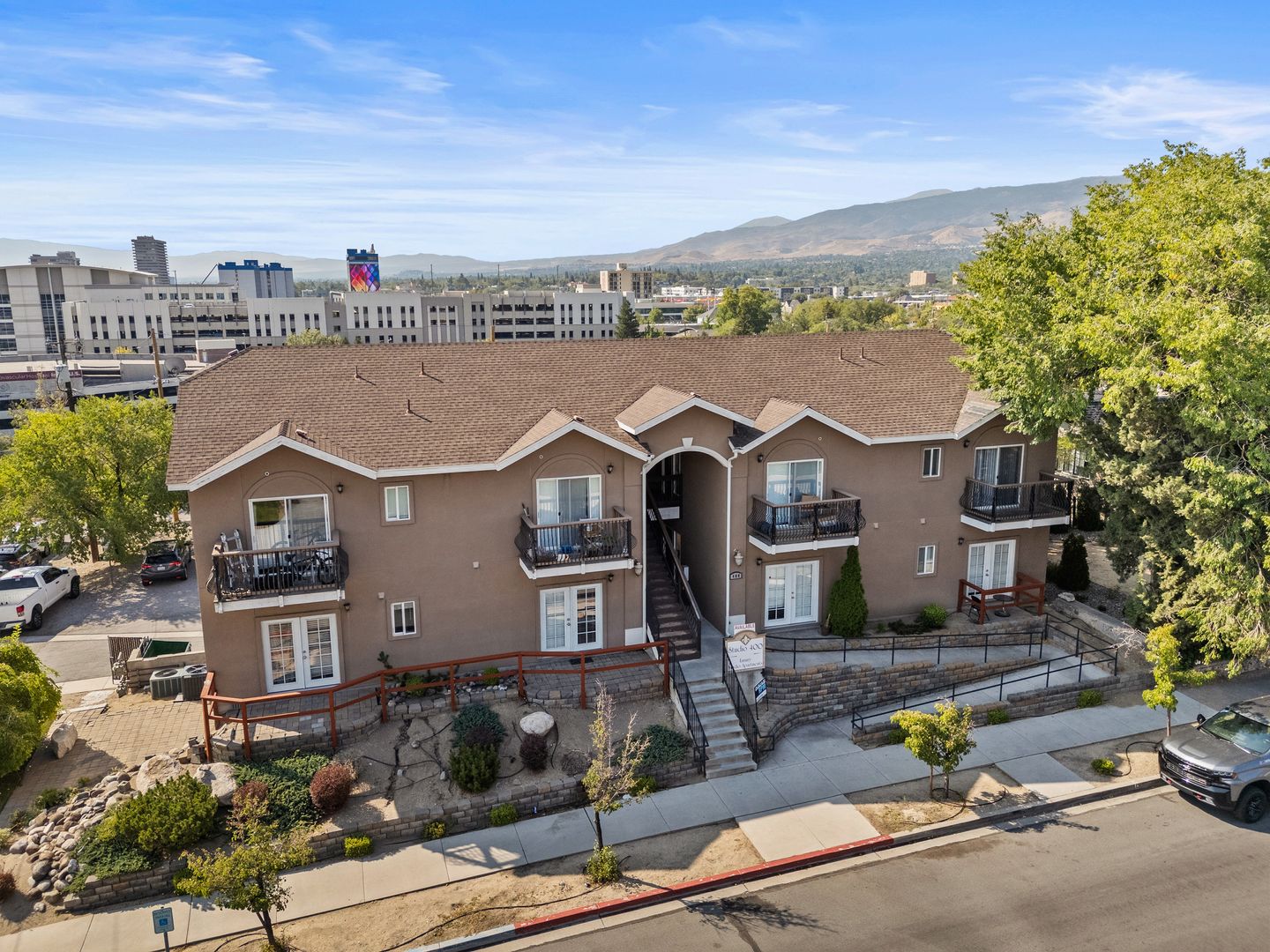 Reno Apartment: 400 University Terrace