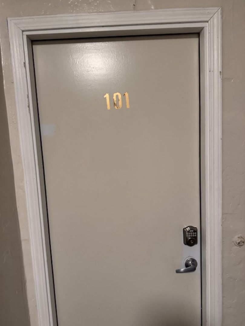 OAKLAND Apartment: 2416 8th Ave