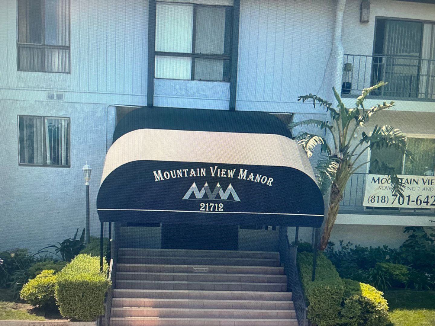 Chatsworth Apartment: 21700 - 21734 Septo St