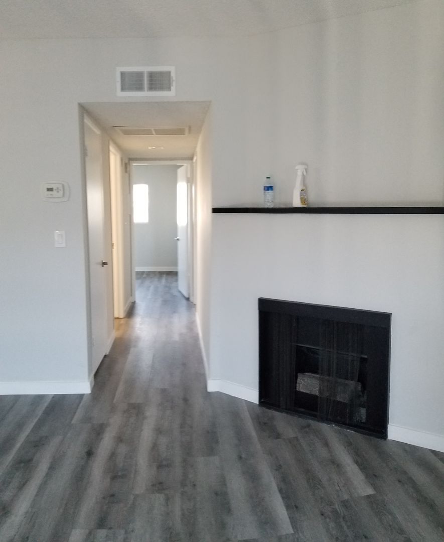 Granada Hills Apartment: 17165-17169 Chatsworth St