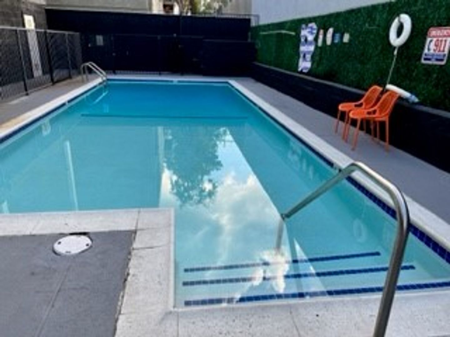 Encino Apartment: 5505 Zelzah Ave