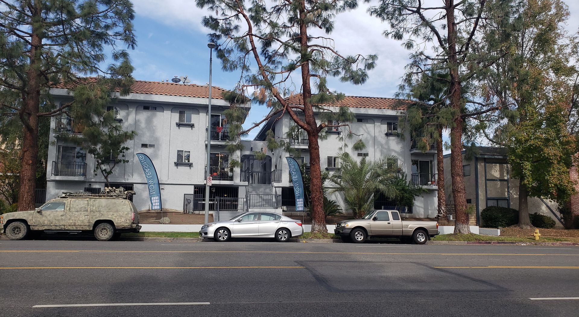 Granada Hills Apartment: 17165-17169 Chatsworth St