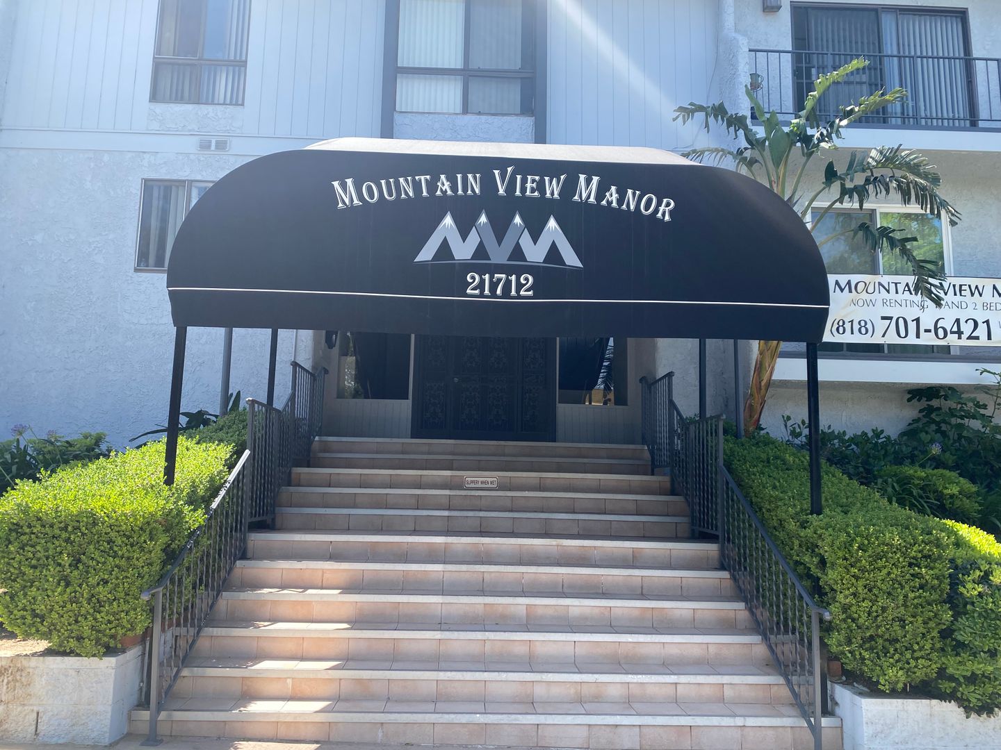 Chatsworth Apartment: 21700 - 21734 Septo St