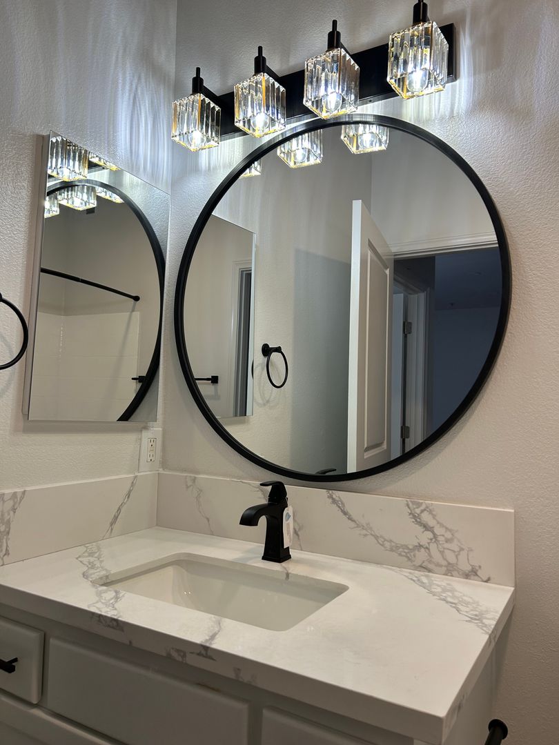 Toluca Lake Apartment: 10650 Moorpark St